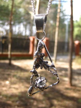 wisiorek-srebrny-talizman-z-diamentem-herkimer.jpg